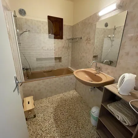 Un De Baumugnes, Confortable Au Centre De Apartment Sisteron
